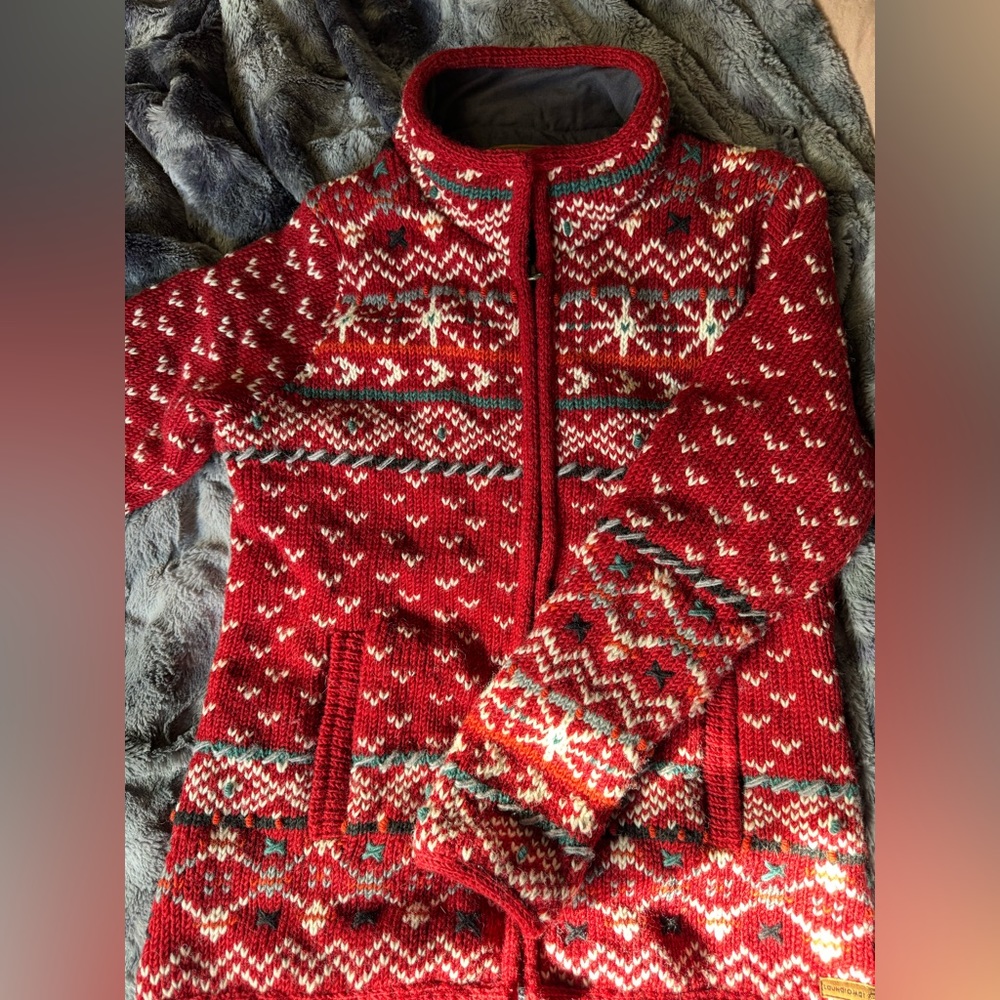 100% wool sweater with 100% cotton interior. One of a kind Red Sweater, Medium